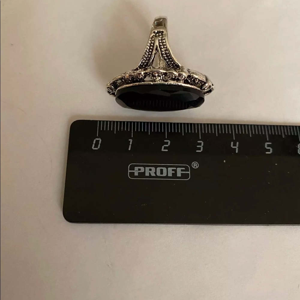 New Vintage Big Black Oval Stone Ring - Picture 4 of 7